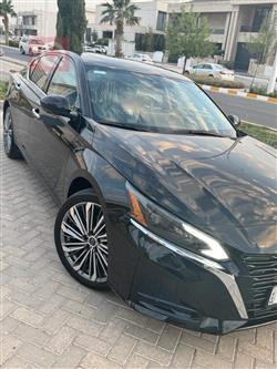 نیسان ئەلتیما